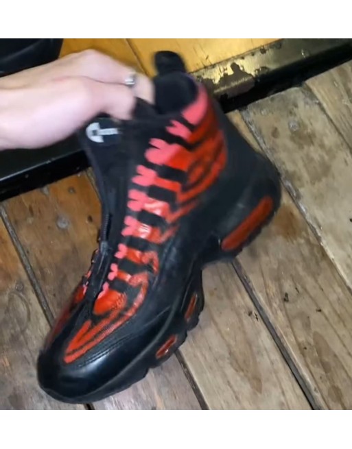 Nike red